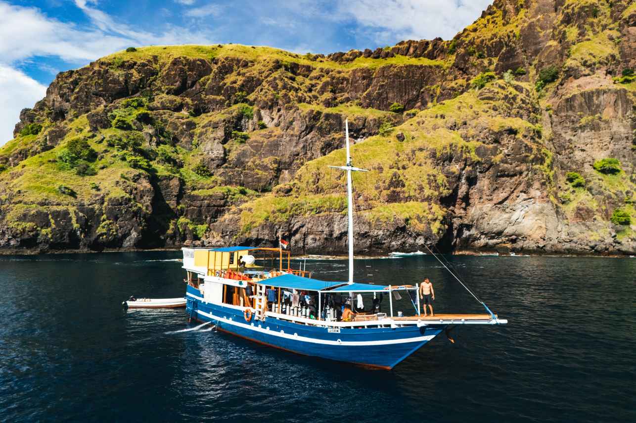 Bajak Liveaboard