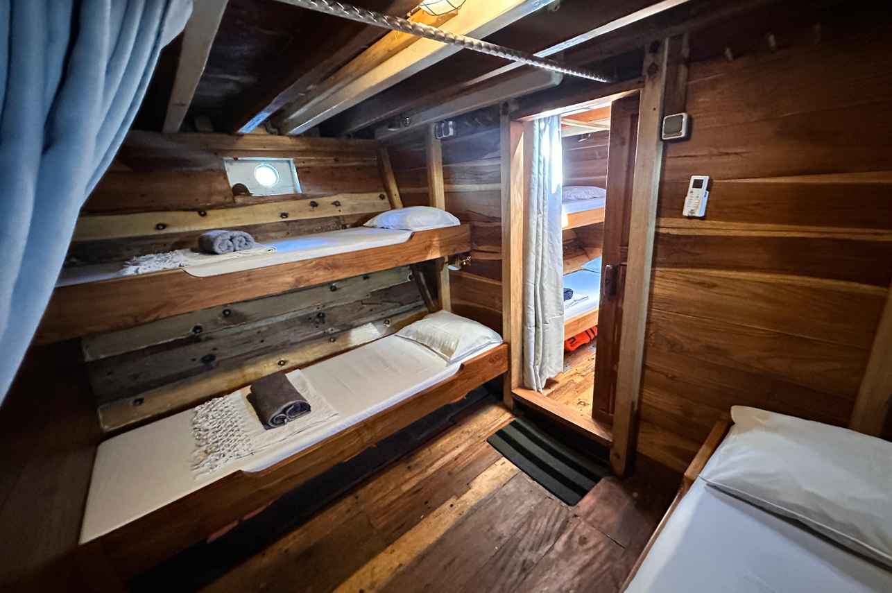 Bajak Liveaboard