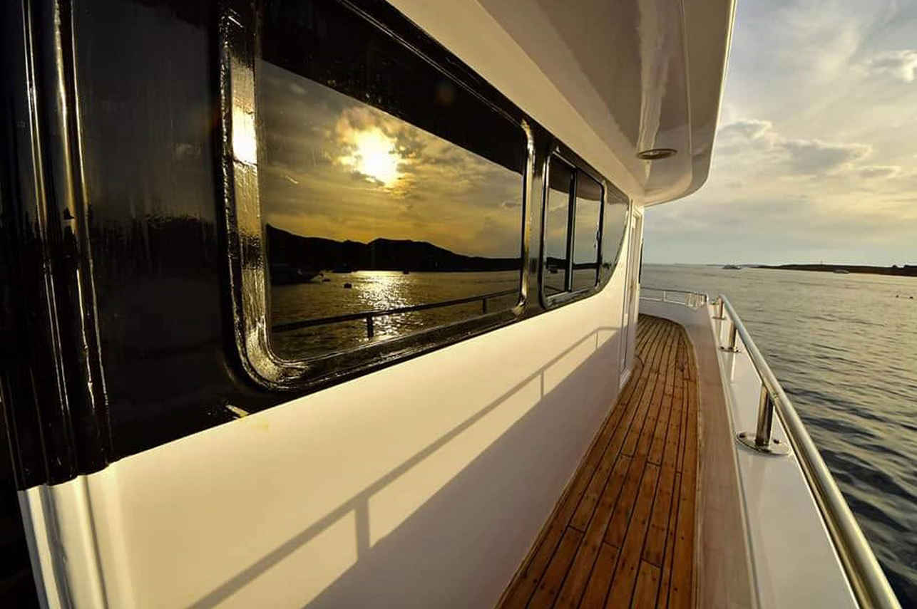 Bella 2 Liveaboard