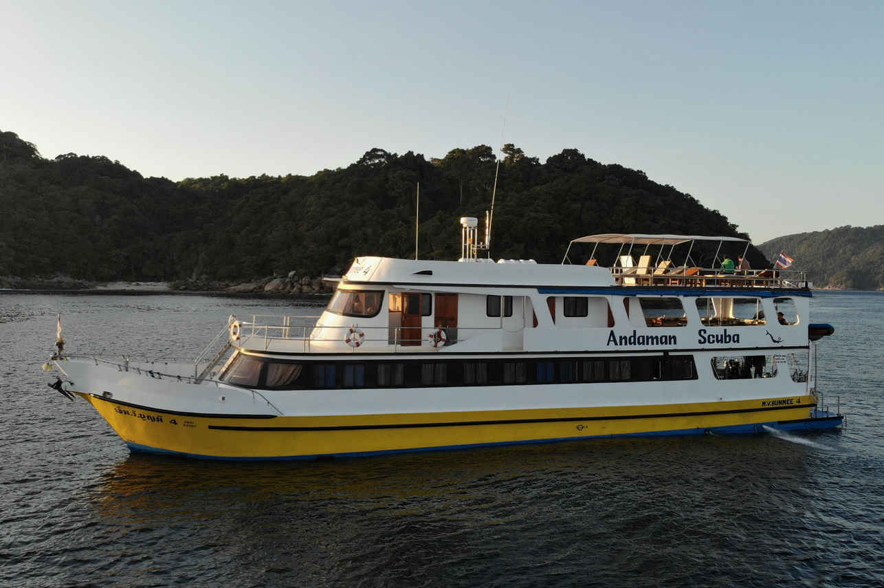 Bunmee 4 Liveaboard