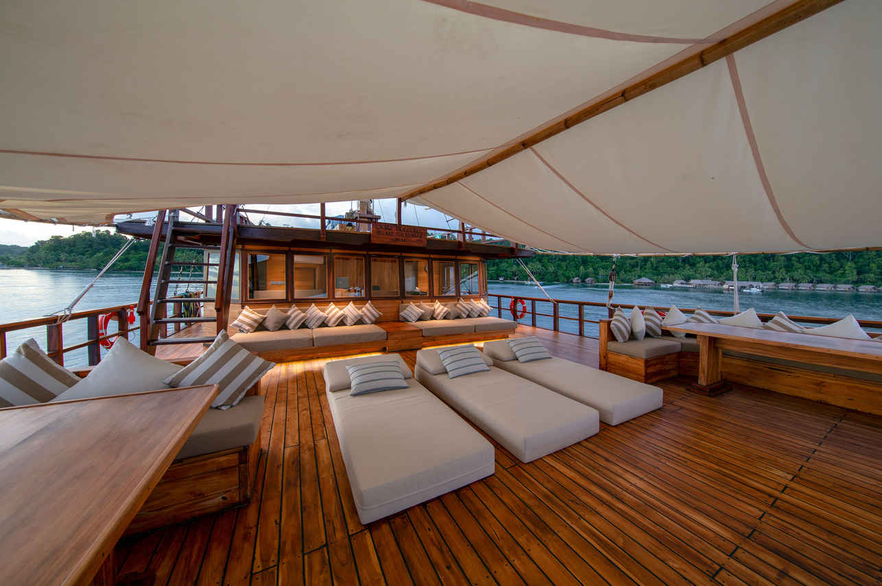 Coralia Liveaboard