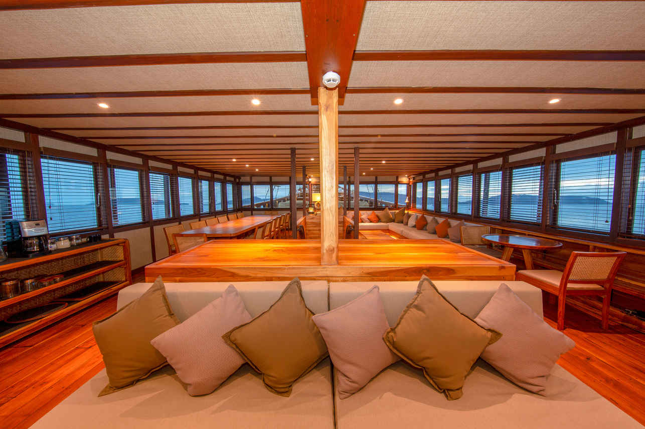 Coralia Liveaboard