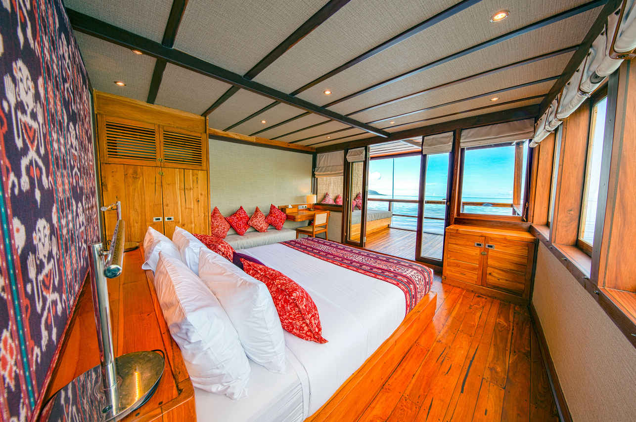 Coralia Liveaboard