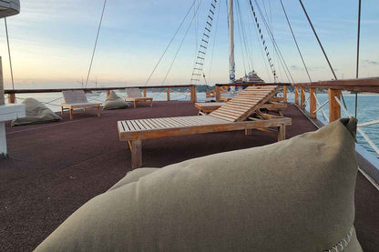 Dancing Wind Liveaboard
