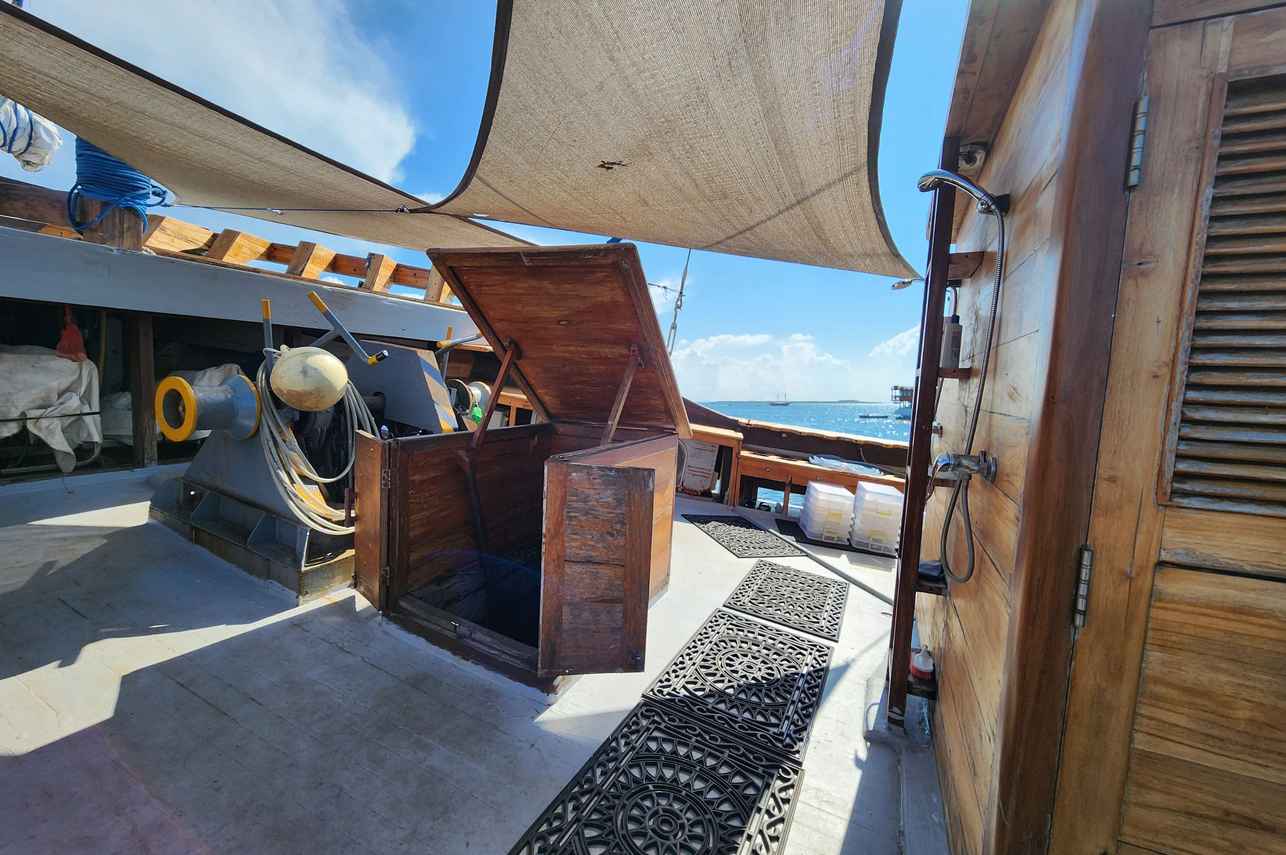 Dancing Wind Liveaboard