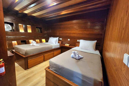 Dancing Wind Liveaboard