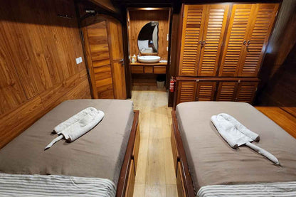 Dancing Wind Liveaboard