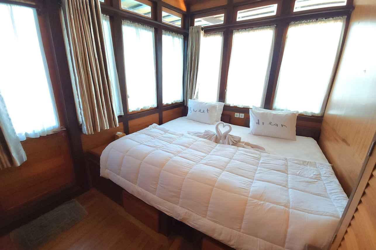 Dancing Wind Liveaboard