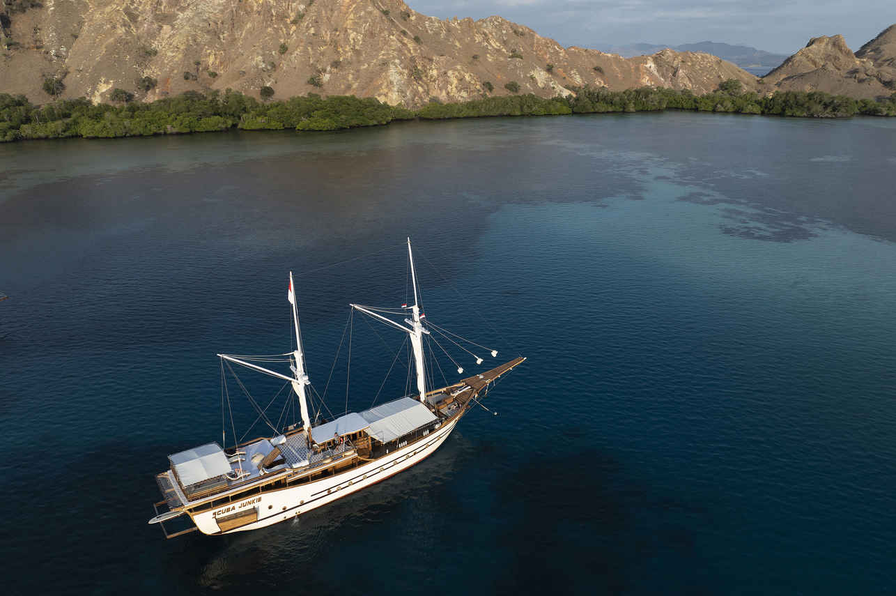 Eliya Liveaboard