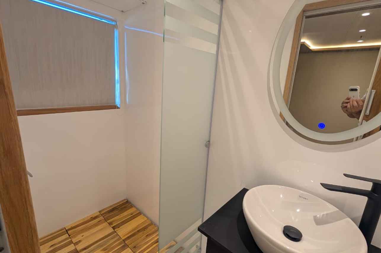 Emperor HD Liveaboard Image