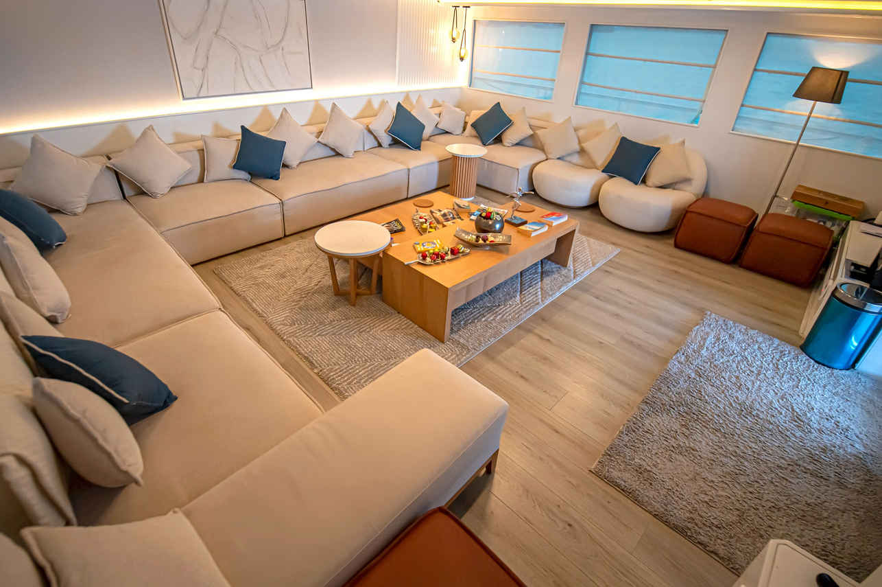 Eriny Liveaboard,