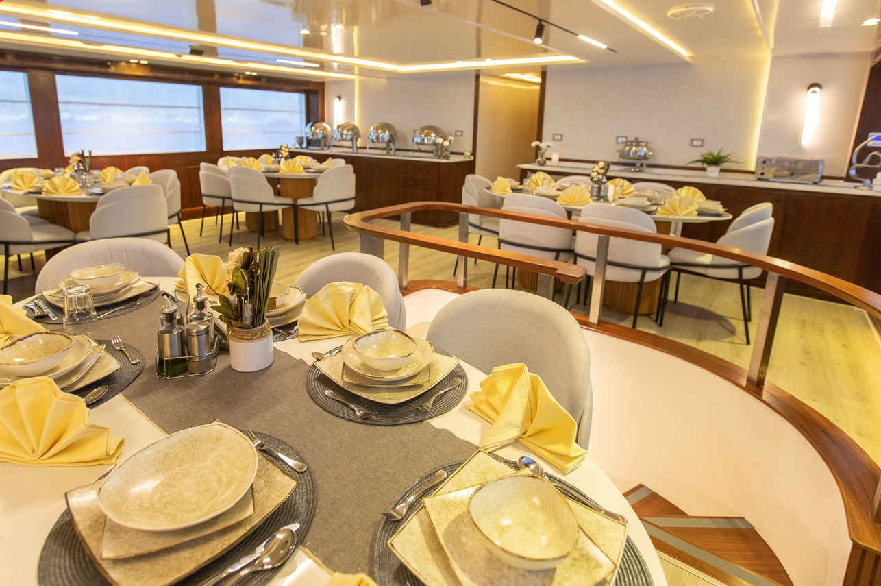 Eriny Liveaboard,