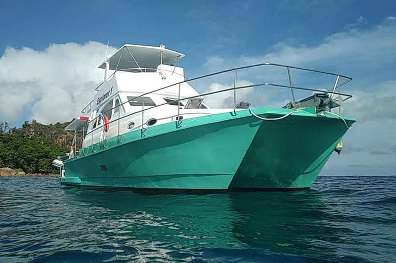 Explorer 1 Catamaran