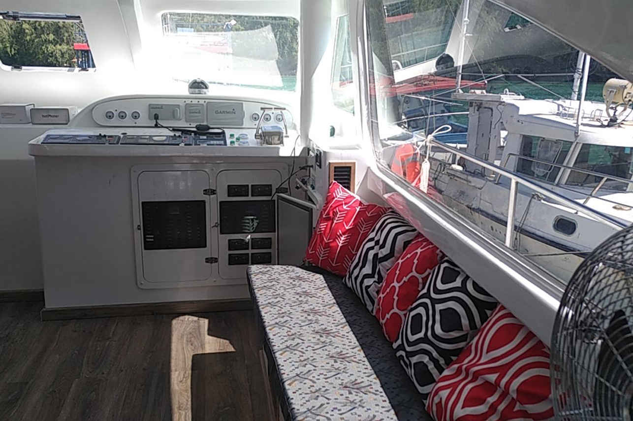 Explorer 1 Catamaran