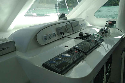 Explorer 1 Catamaran