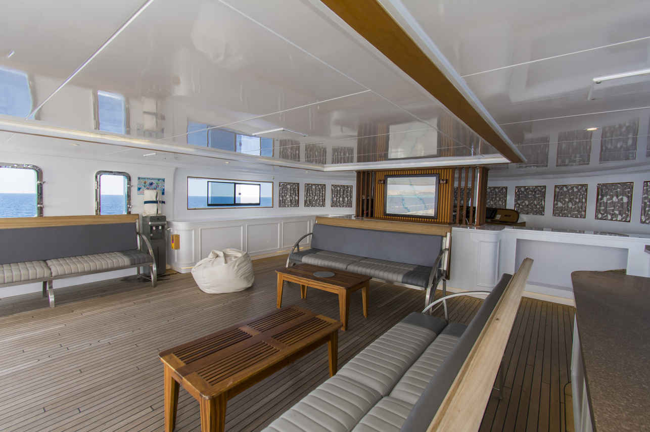 Golden Dolphin IV Liveaboard