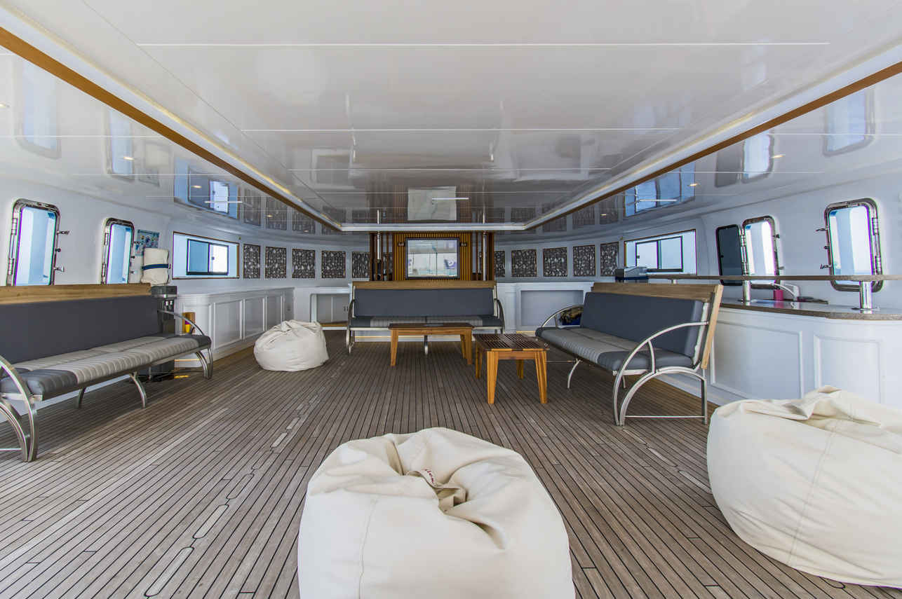 Golden Dolphin IV Liveaboard