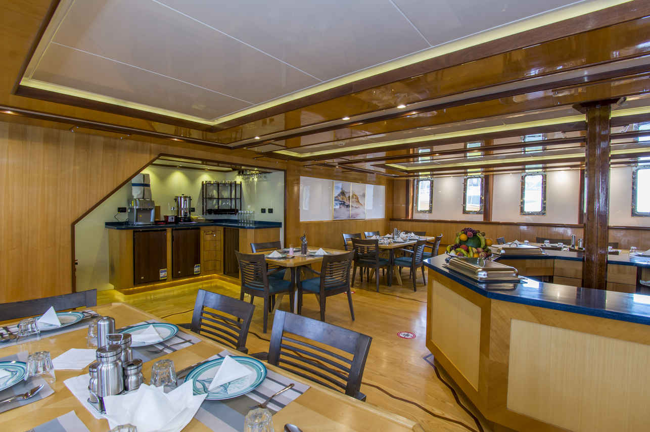 Golden Dolphin IV Liveaboard