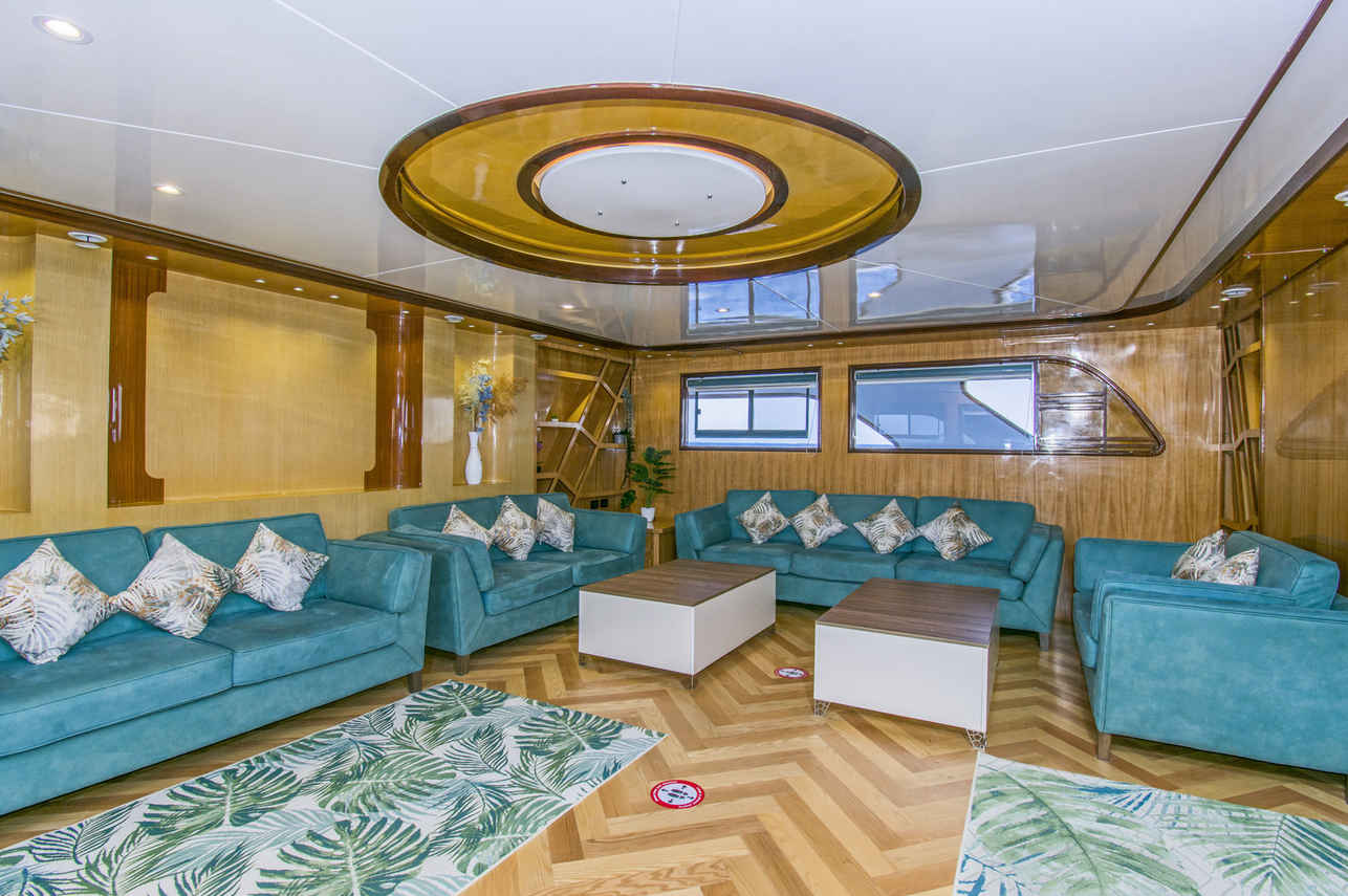 Golden Dolphin IV Liveaboard