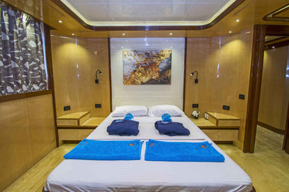 Golden Dolphin IV Liveaboard