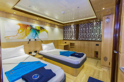 Golden Dolphin IV Liveaboard
