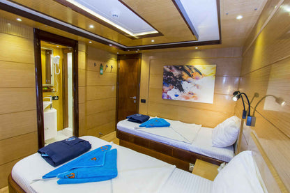 Golden Dolphin IV Liveaboard