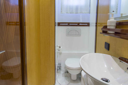 Golden Dolphin IV Liveaboard