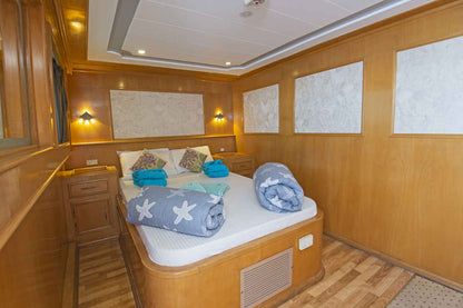 Golden Dolphin II