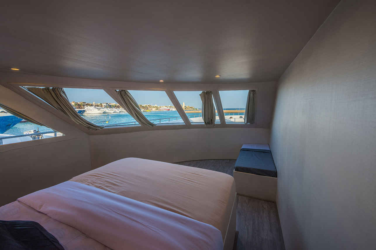 Hammerhead II Liveaboard