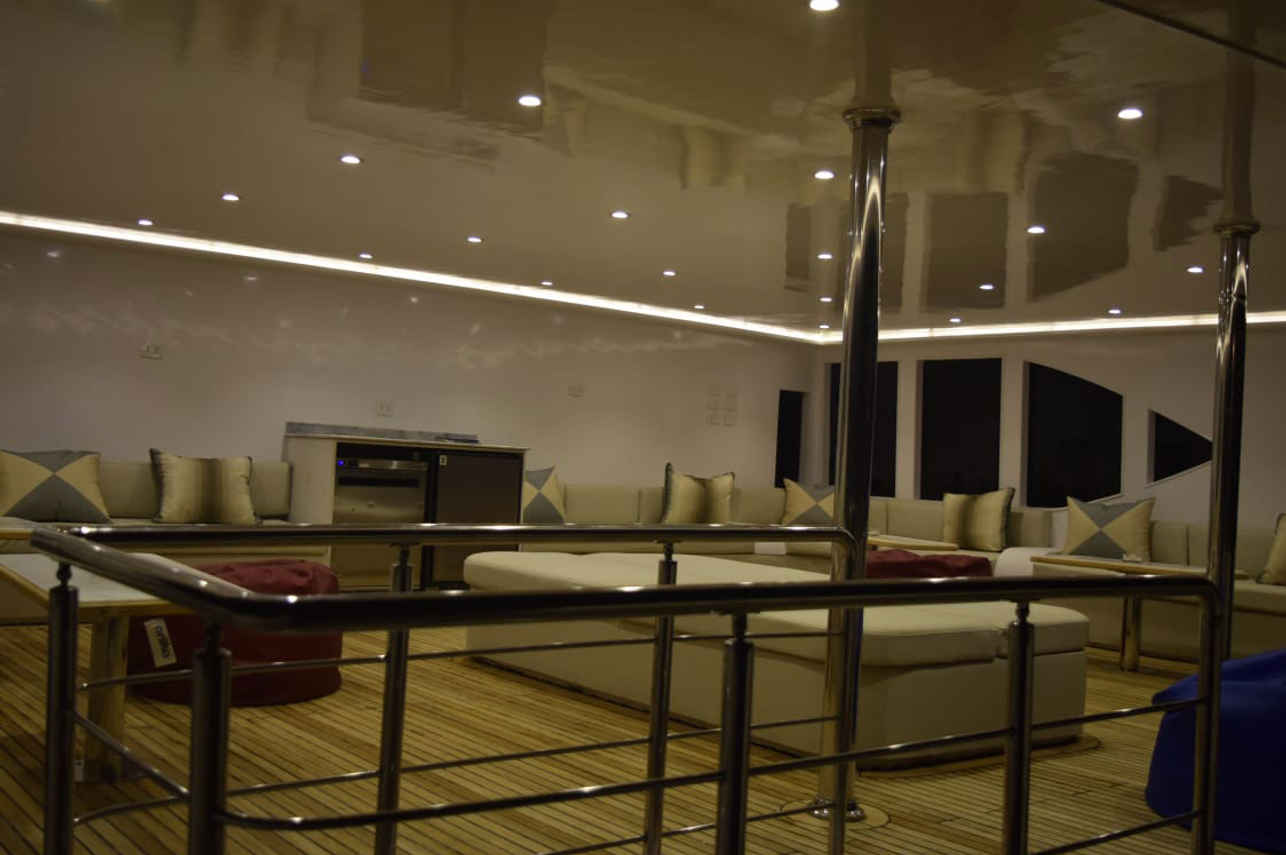 Hammerhead II Liveaboard