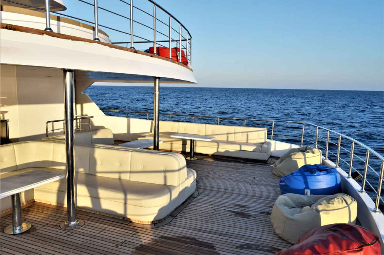 Hammerhead II Liveaboard