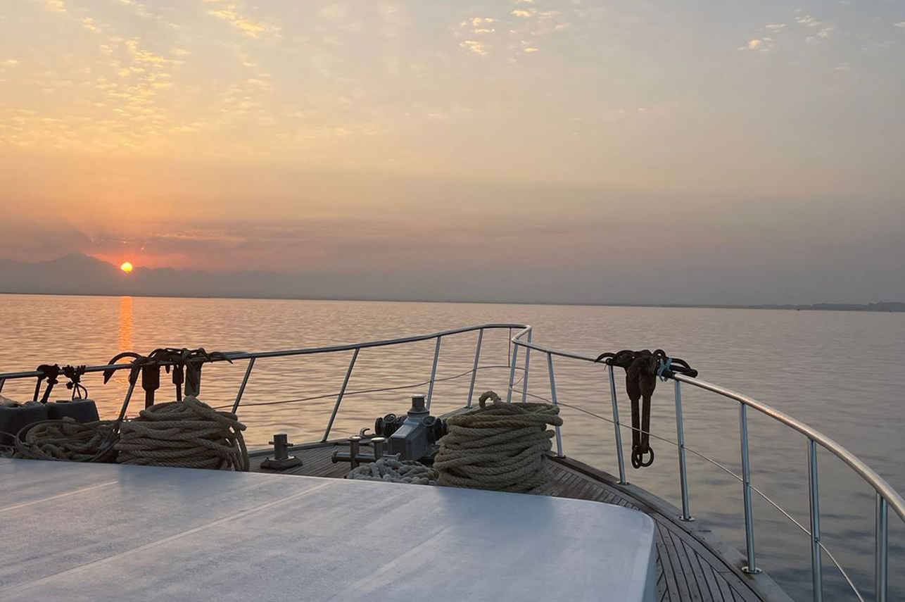 Iceberg Liveaboard