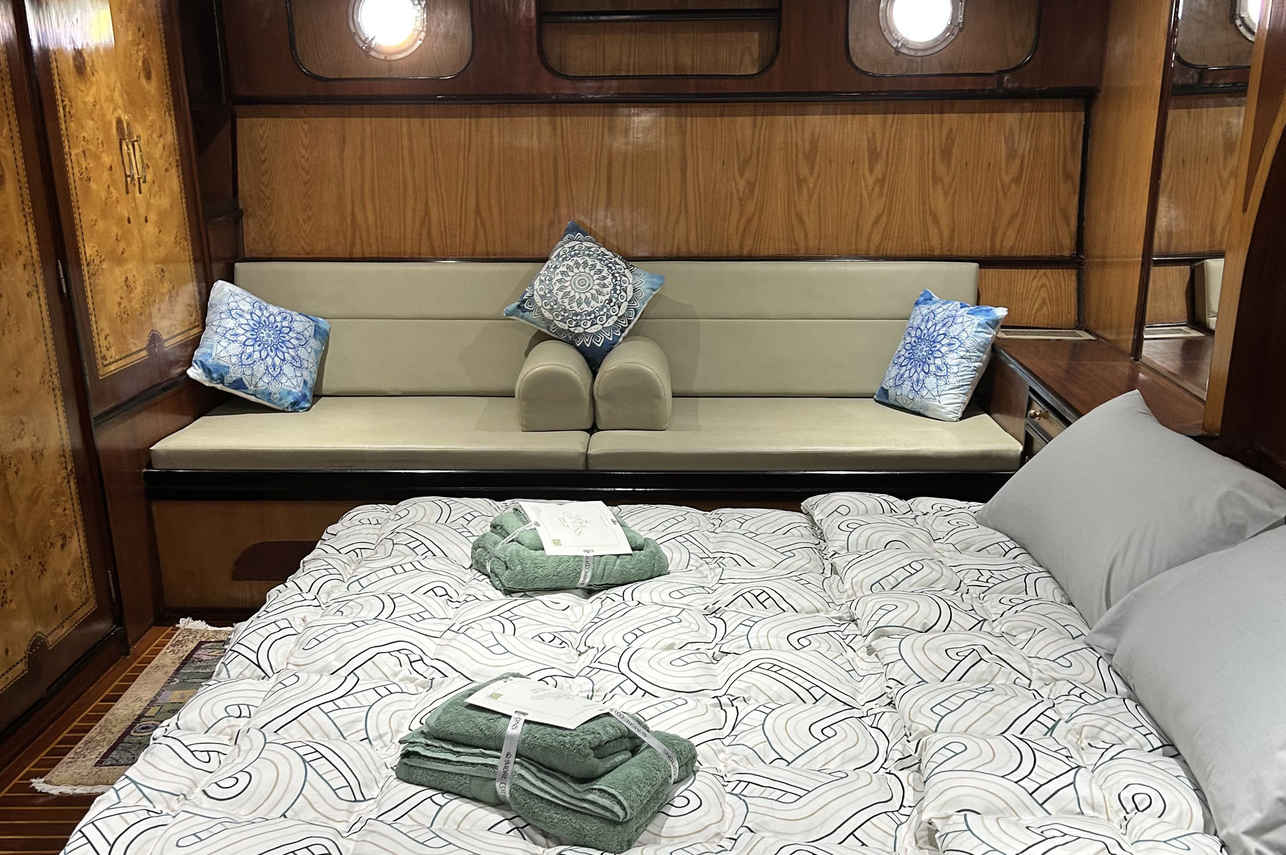 Iceberg Liveaboard