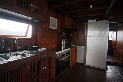 Ikan Biru Liveaboard