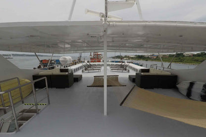 Infiniti Liveaboard