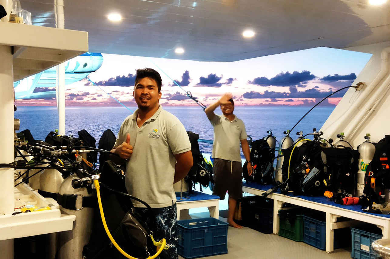 Infiniti Liveaboard Image