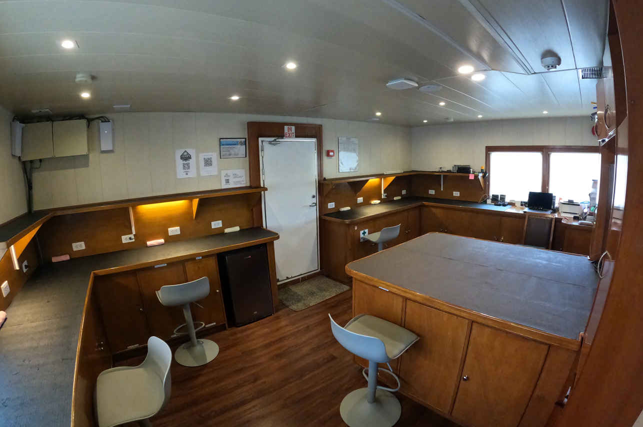 Infiniti Liveaboard