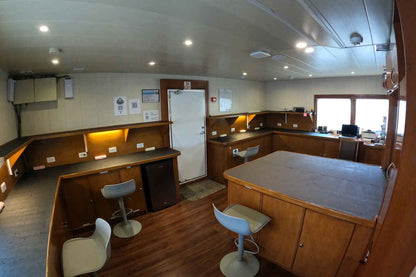 Infiniti Liveaboard