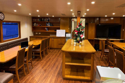 Infiniti Liveaboard