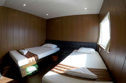 Infiniti Liveaboard