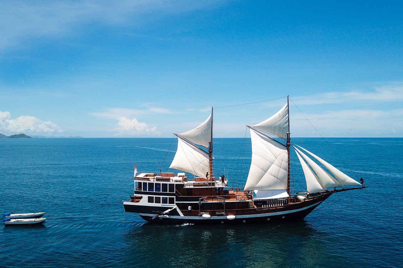 Jelajahi Laut Liveaboard Image