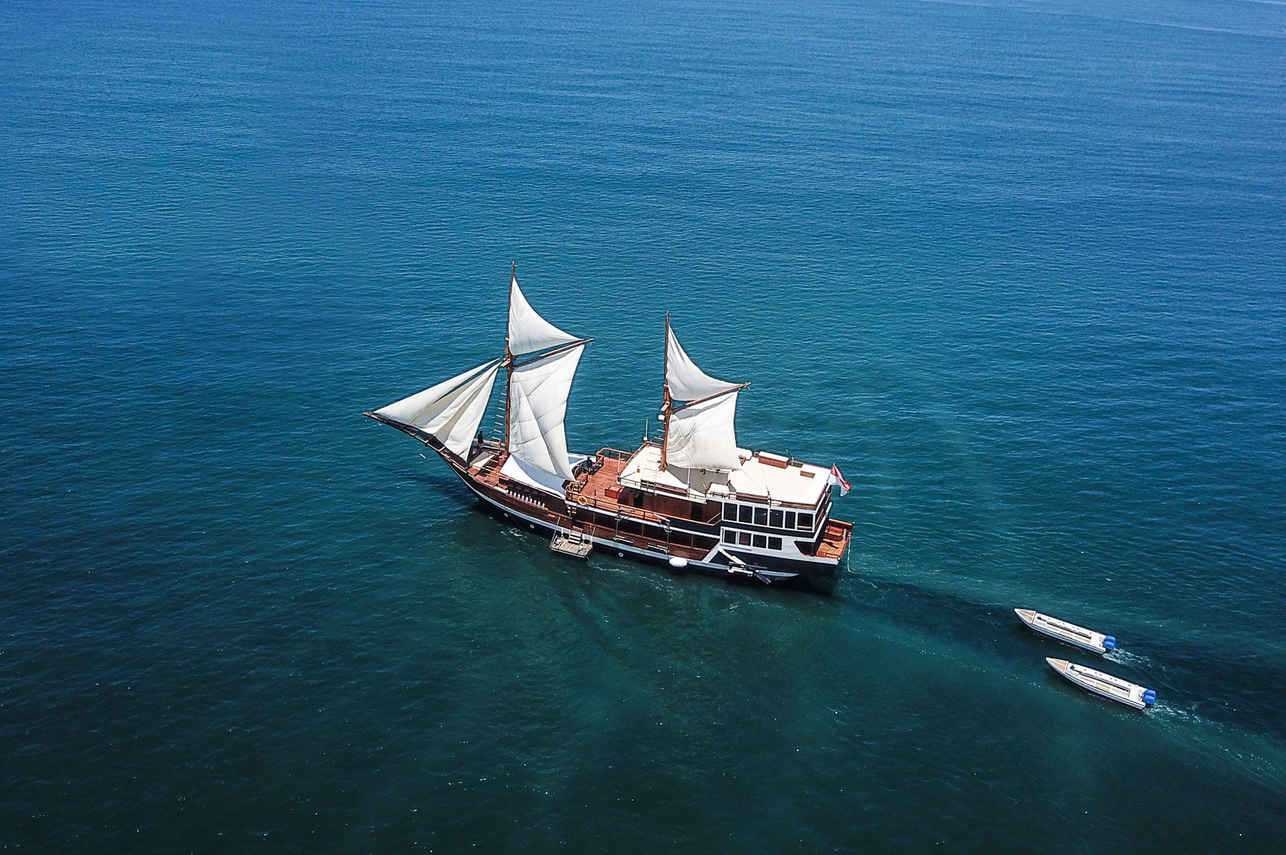 Jelajahi Laut Liveaboard
