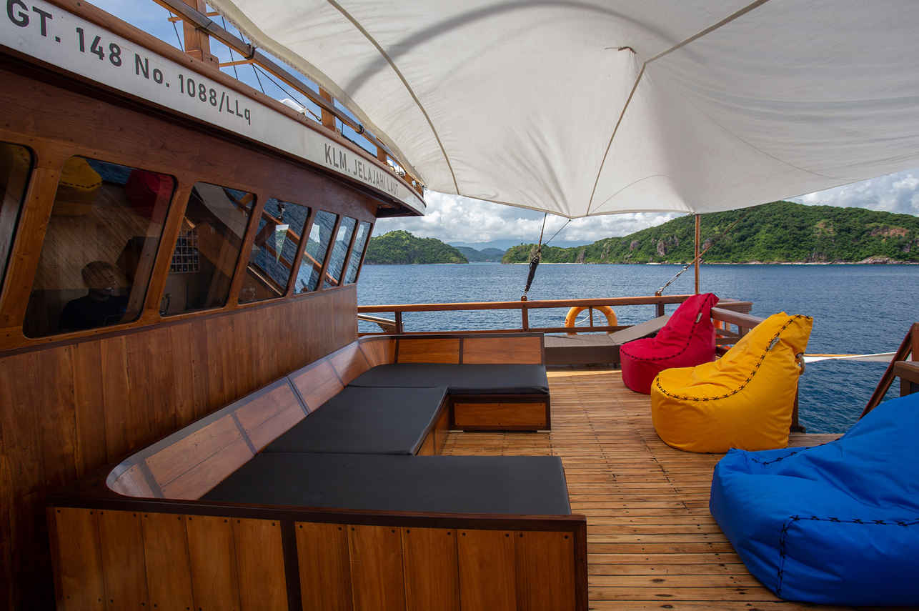 Jelajahi Laut Liveaboard