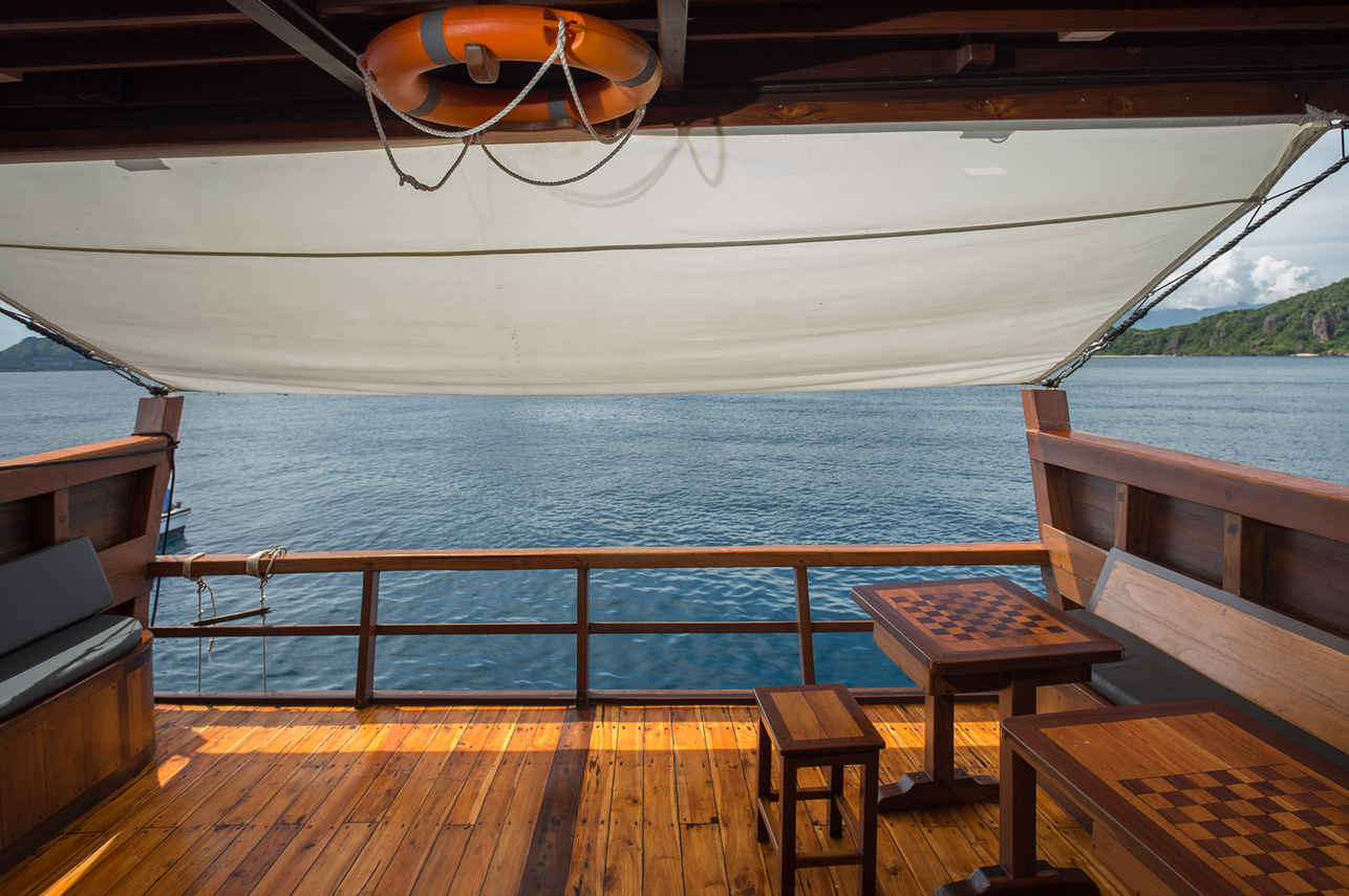 Jelajahi Laut Liveaboard