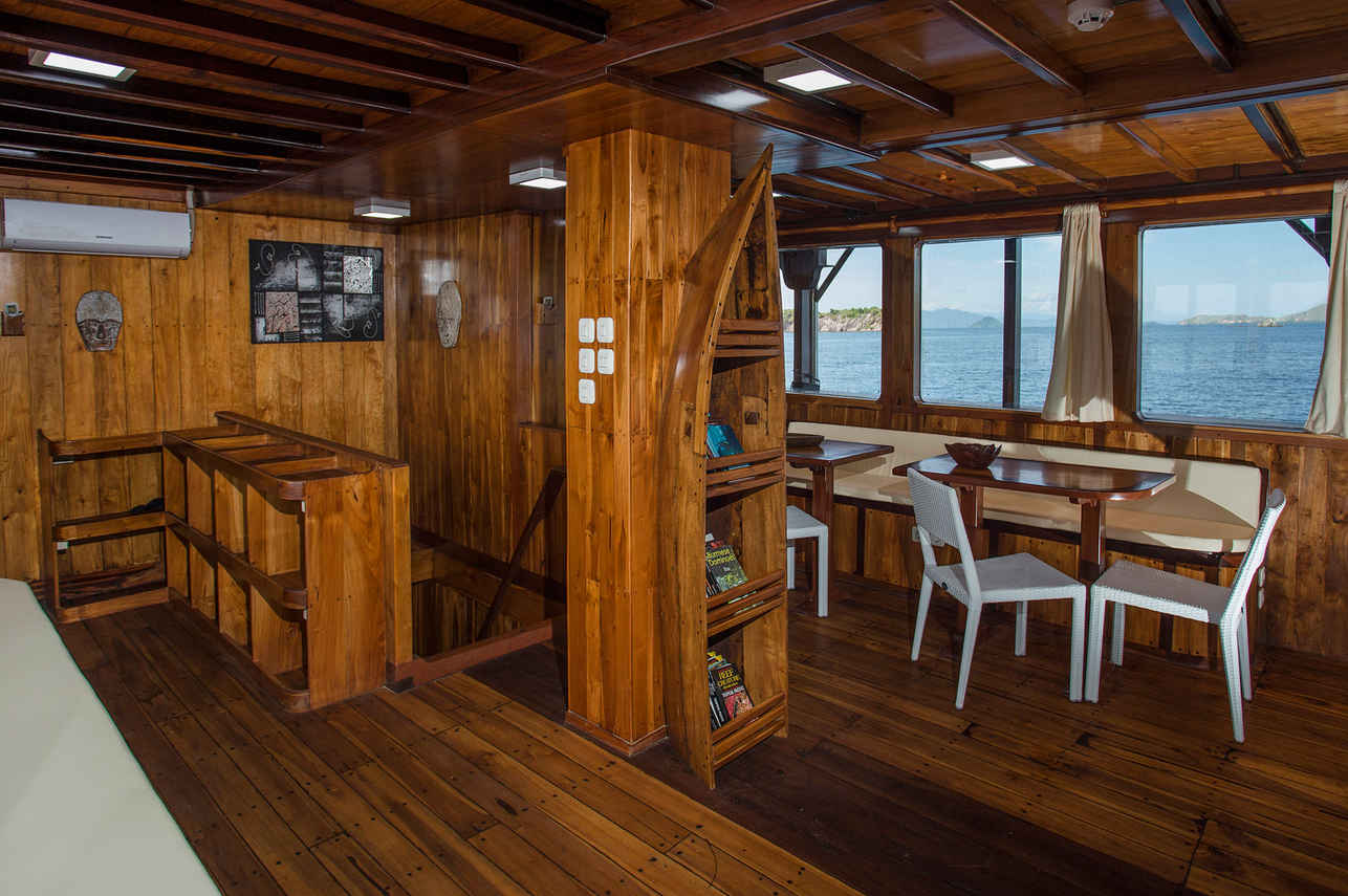 Jelajahi Laut Liveaboard