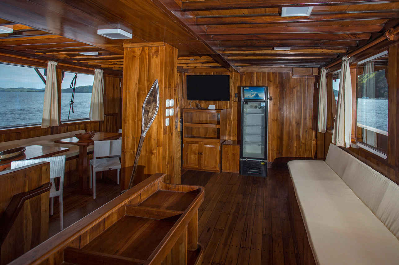 Jelajahi Laut Liveaboard