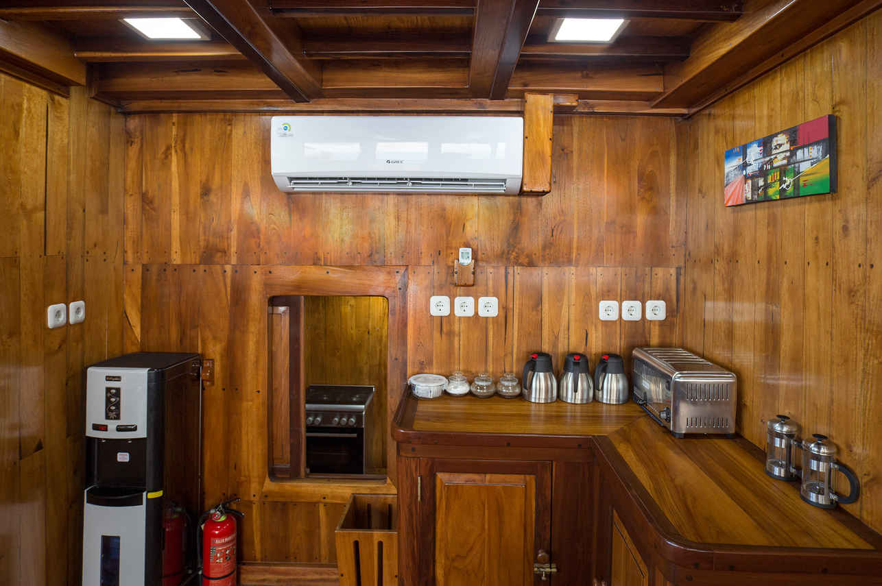 Jelajahi Laut Liveaboard