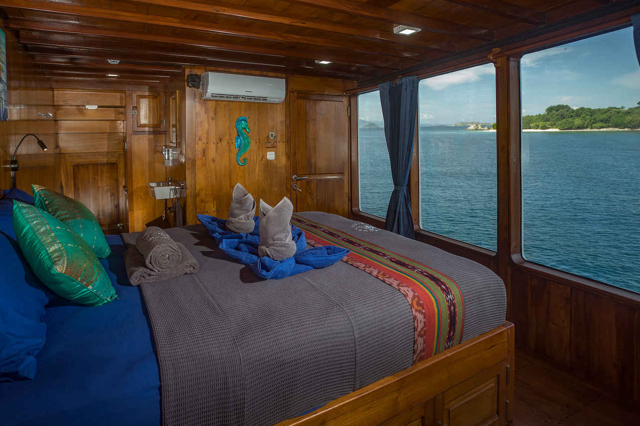 Jelajahi Laut Liveaboard