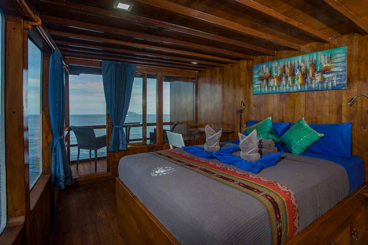 Jelajahi Laut Liveaboard