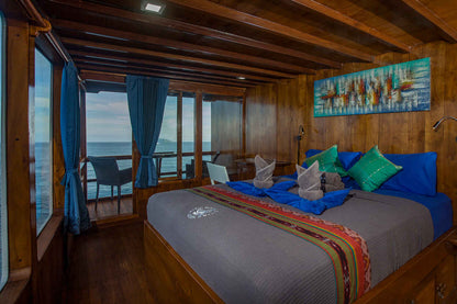 Jelajahi Laut Liveaboard